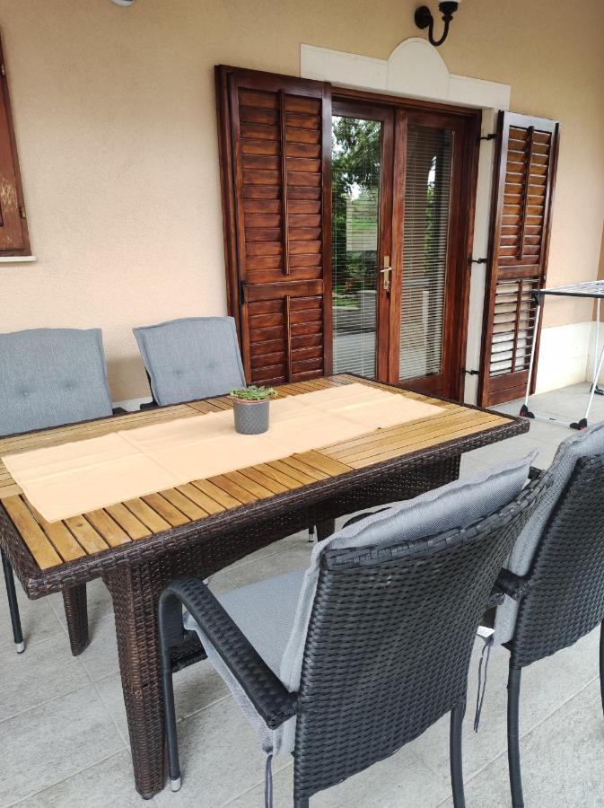 Studio Smokvica Okrug Gornji Exterior foto